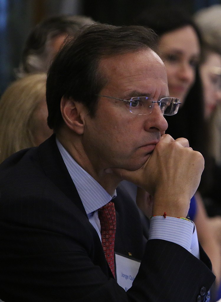 Tuto Quiroga propone adelantar elecciones presidenciales y reducir la transición