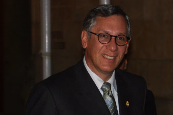 Rodríguez Veltzé pide al TSE no someterse a la manipulación judicial y ejercer sus competencias