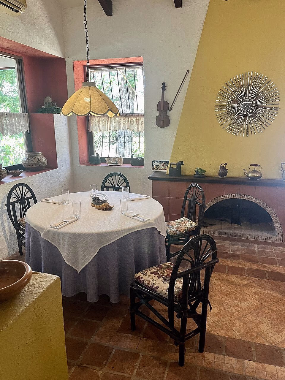 Crisis en La Paz: Restaurantes Reduce Operaciones o Cierra