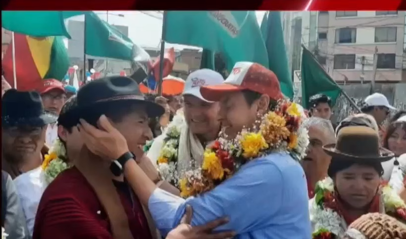 Gualberto Cusi Abandona a Tuto Quiroga: Lo Acusa de ser "Anti Indígena" y de Despreciar su Lucha